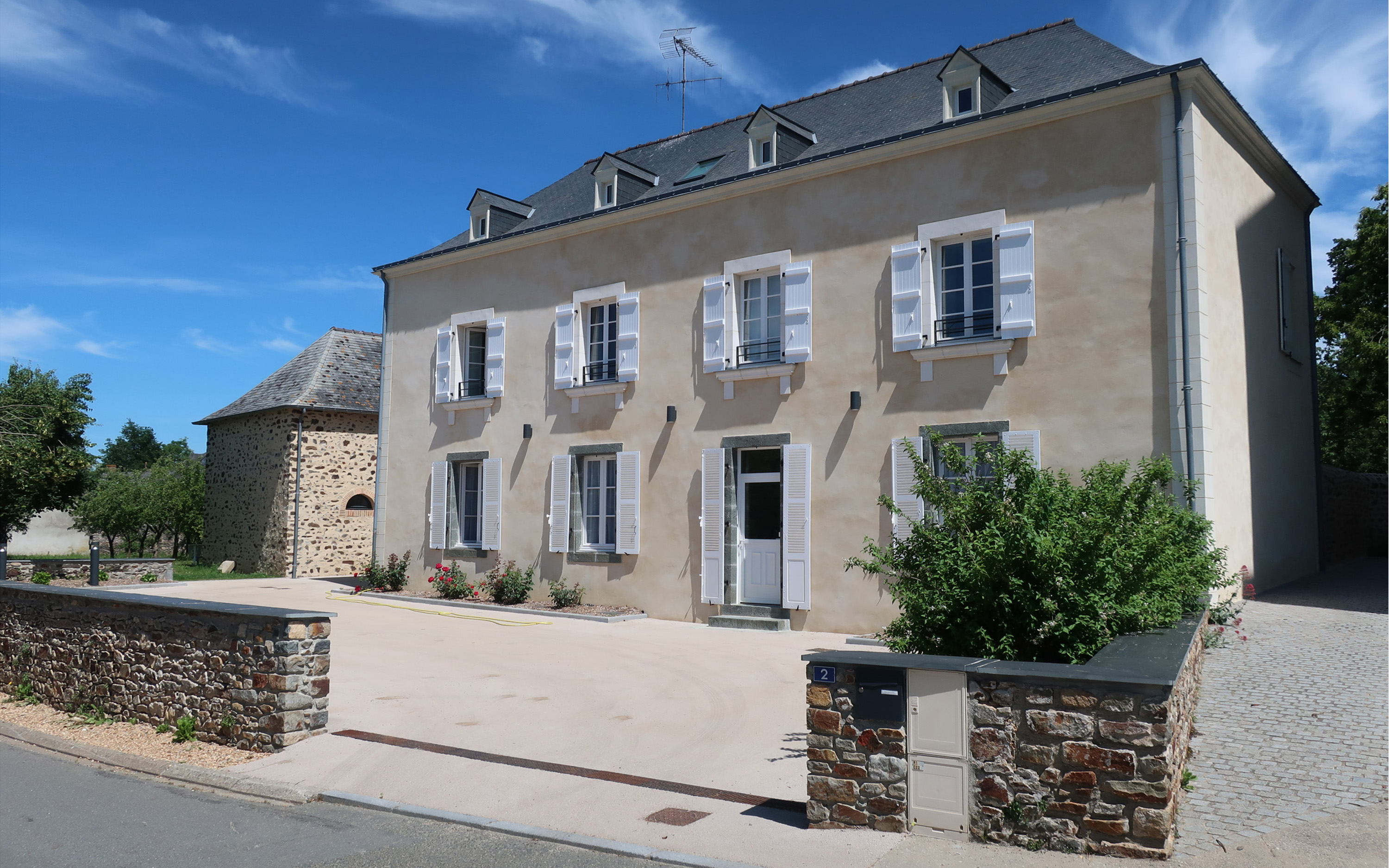 Maison - Petites Soeurs de Marie Mère du Rédempteur RO.ME ARCHITECTES