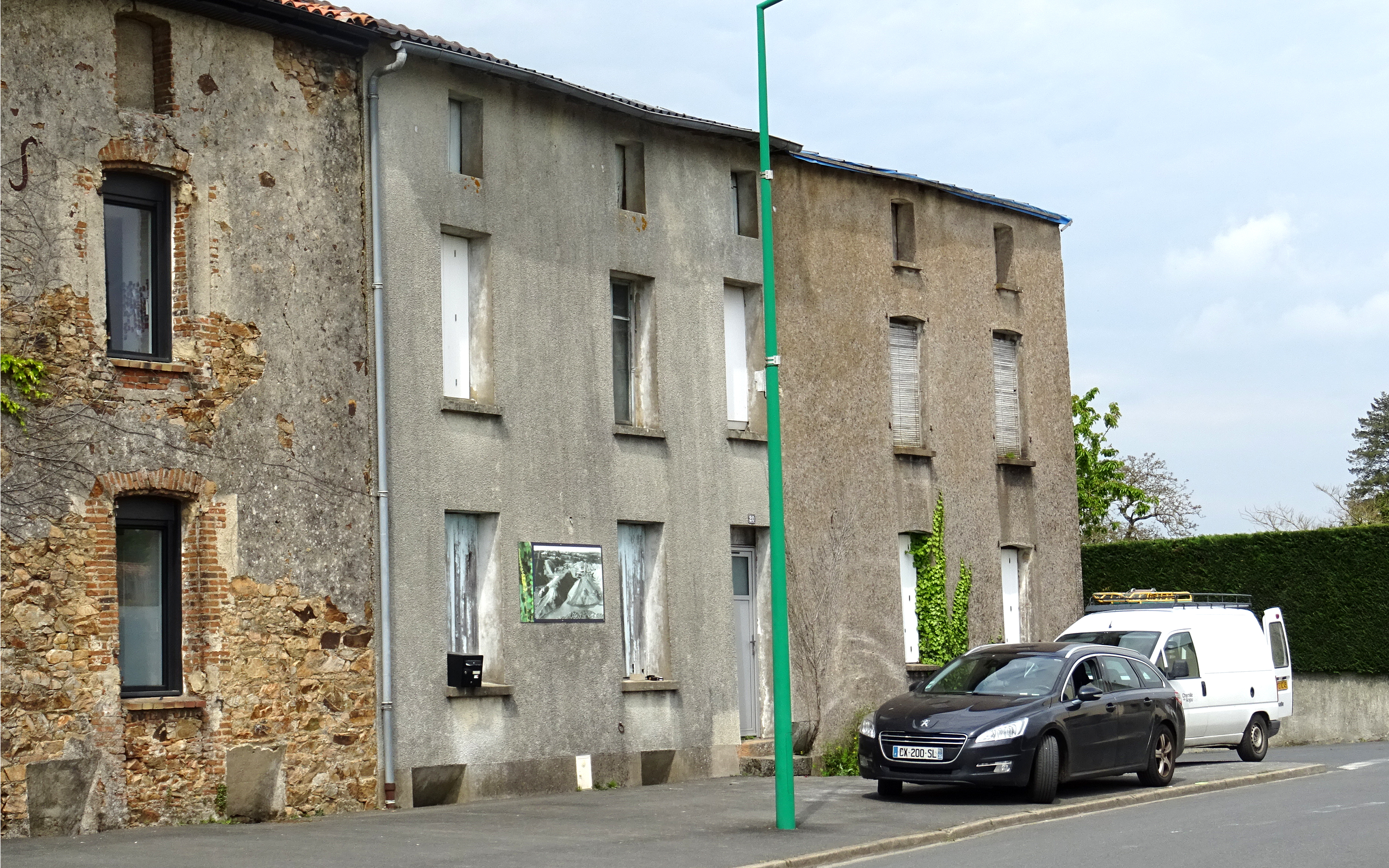 CHEMILLE-EN-ANJOU - Photographie extérieure de l'immeuble de Saint-Georges-des-Gardes - Etude de calibrage