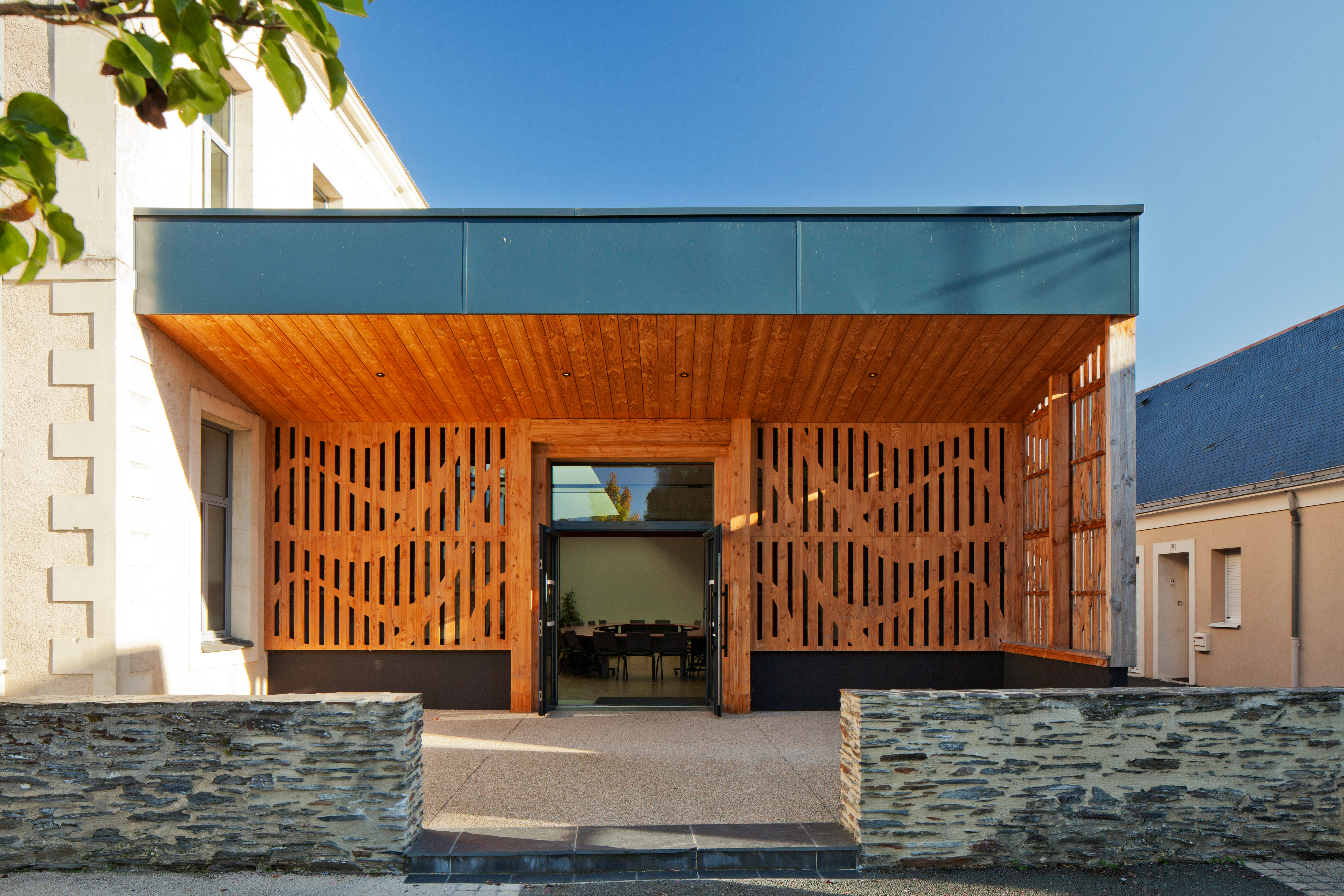 Extension Mairie Briollay RO.ME Architectes photo Paul Grandsard