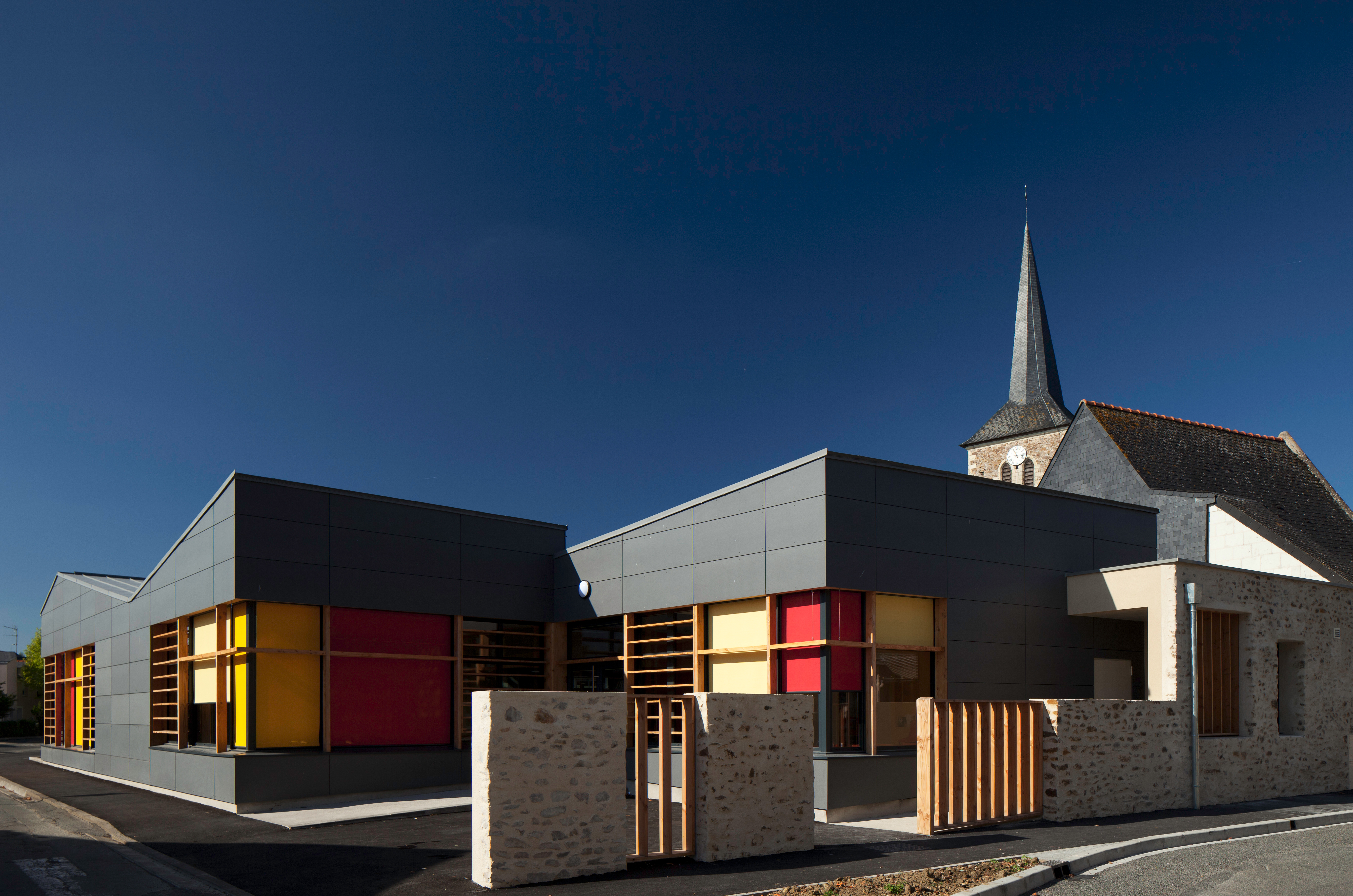 restaurant scolaire briollay ALM RO.ME Architectes  photo Paul Grandsard