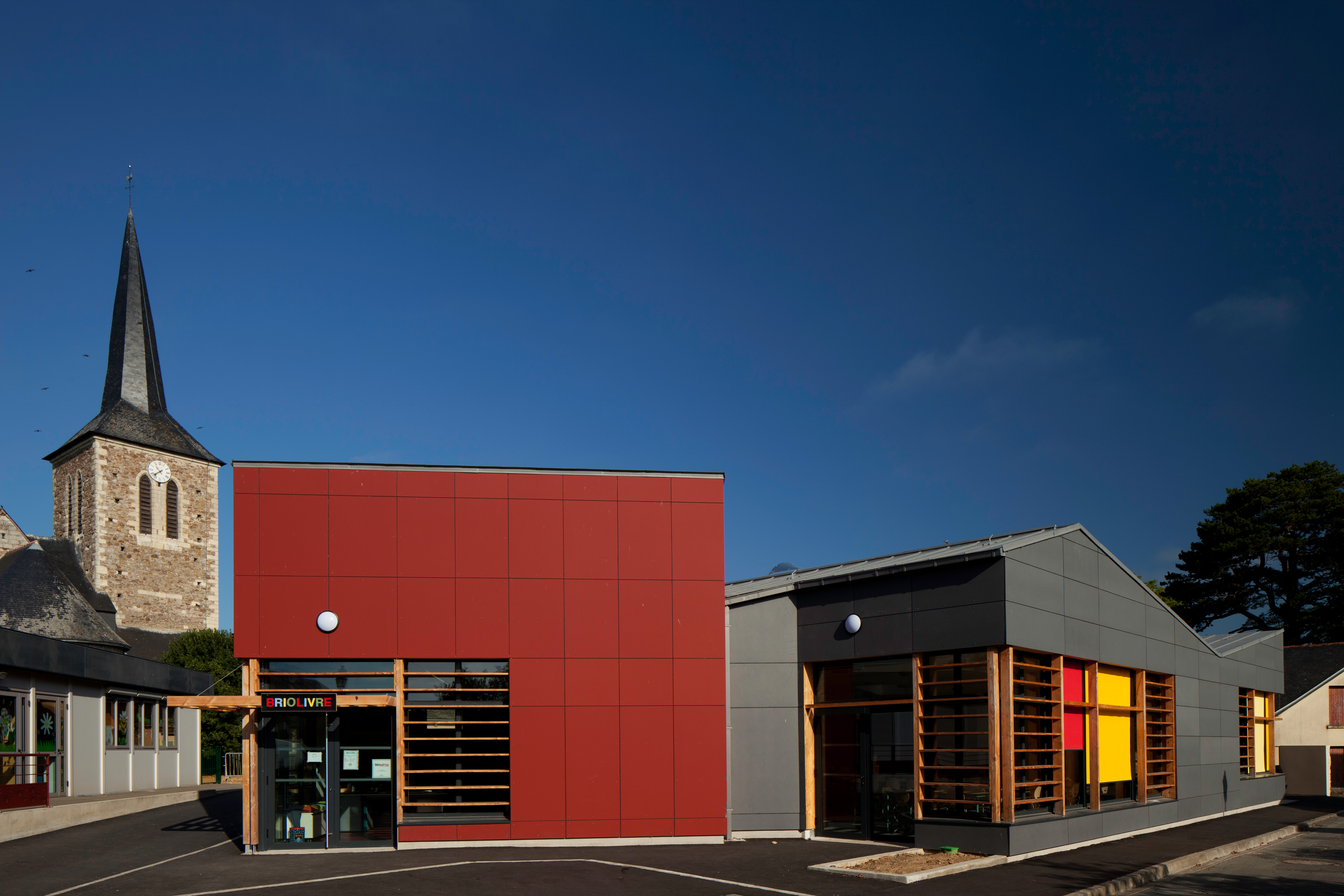 restaurant scolaire briollay ALM RO.ME Architectes  photo Paul Grandsard