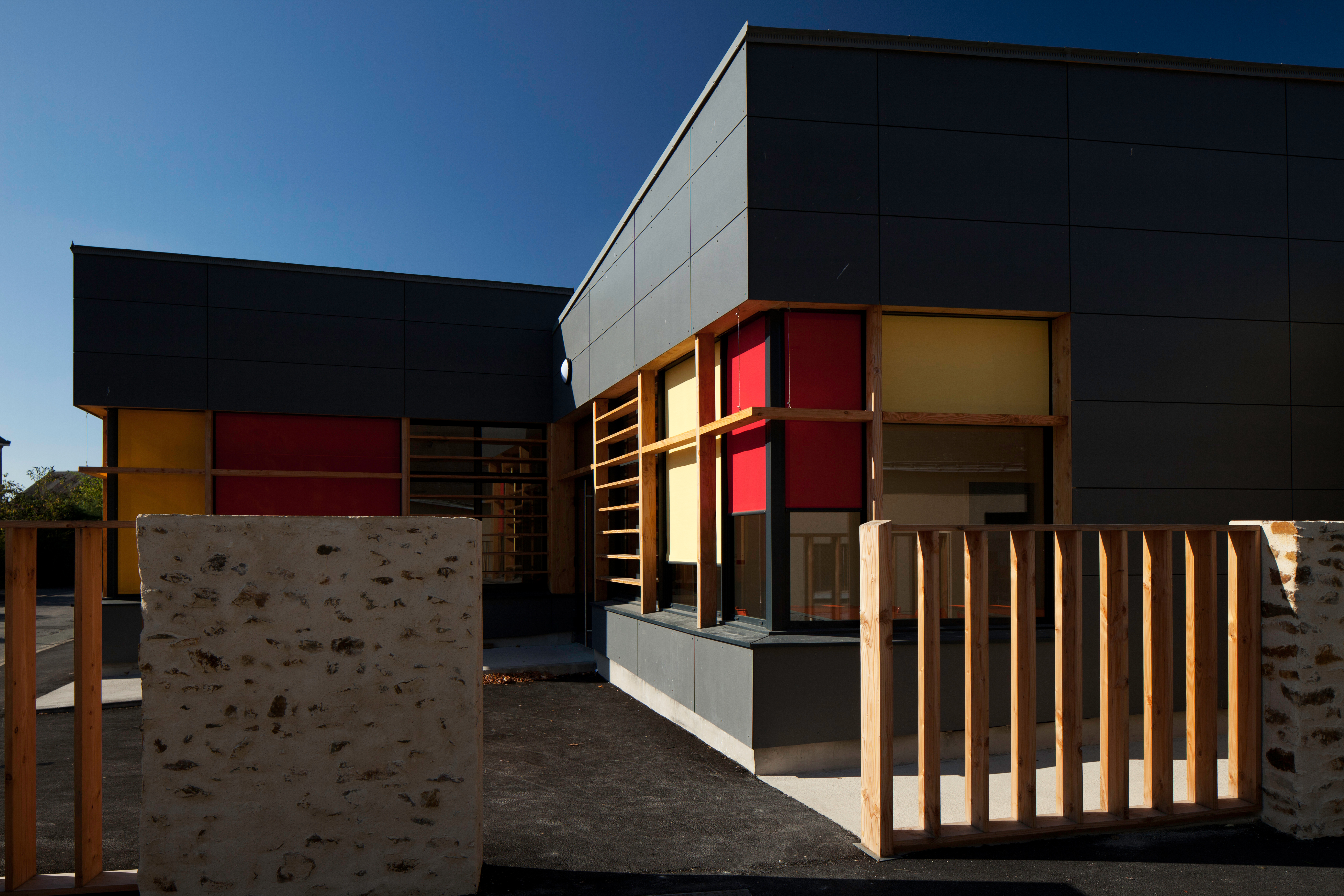 restaurant scolaire briollay ALM RO.ME Architectes  photo Paul Grandsard