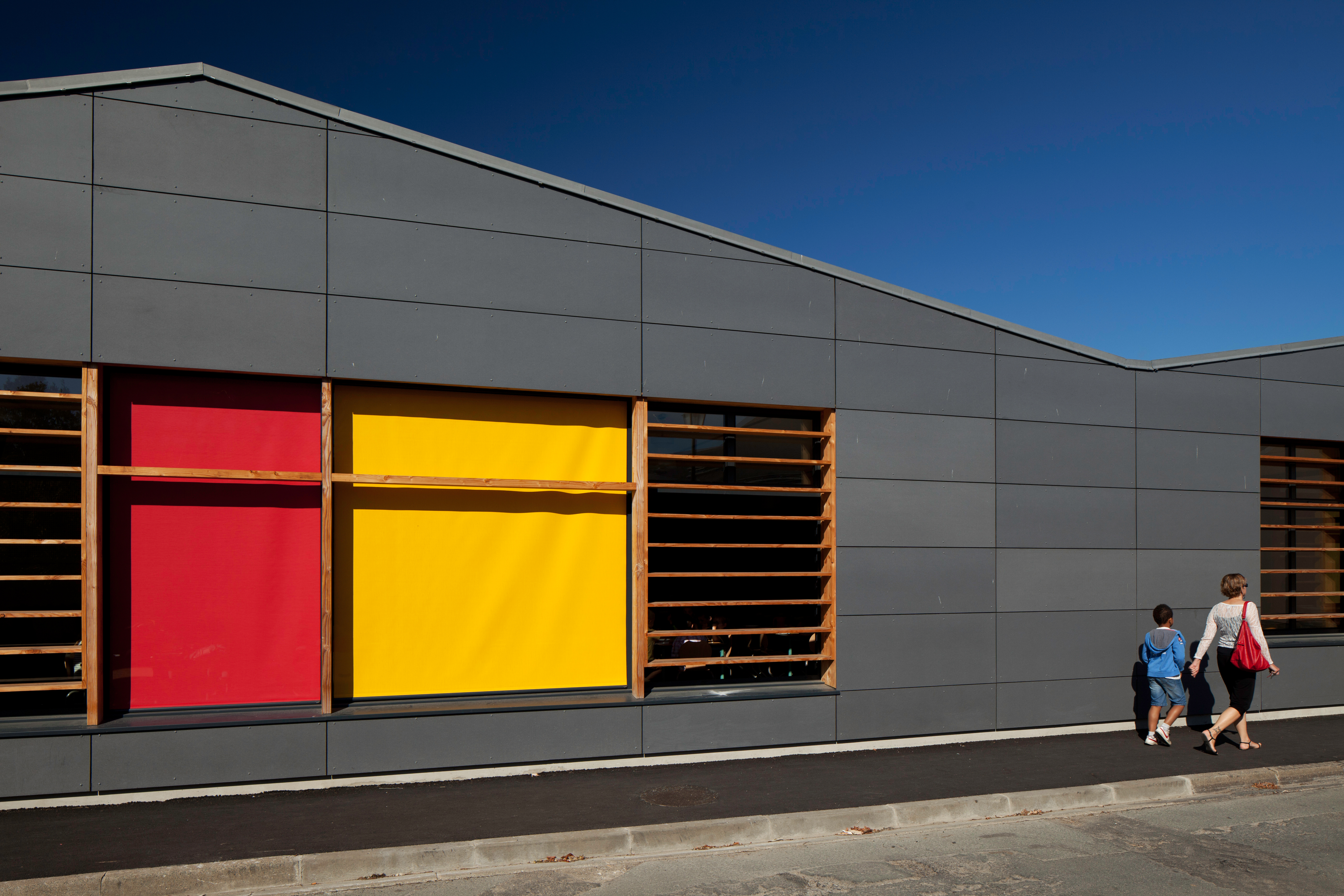 restaurant scolaire briollay ALM RO.ME Architectes  photo Paul Grandsard